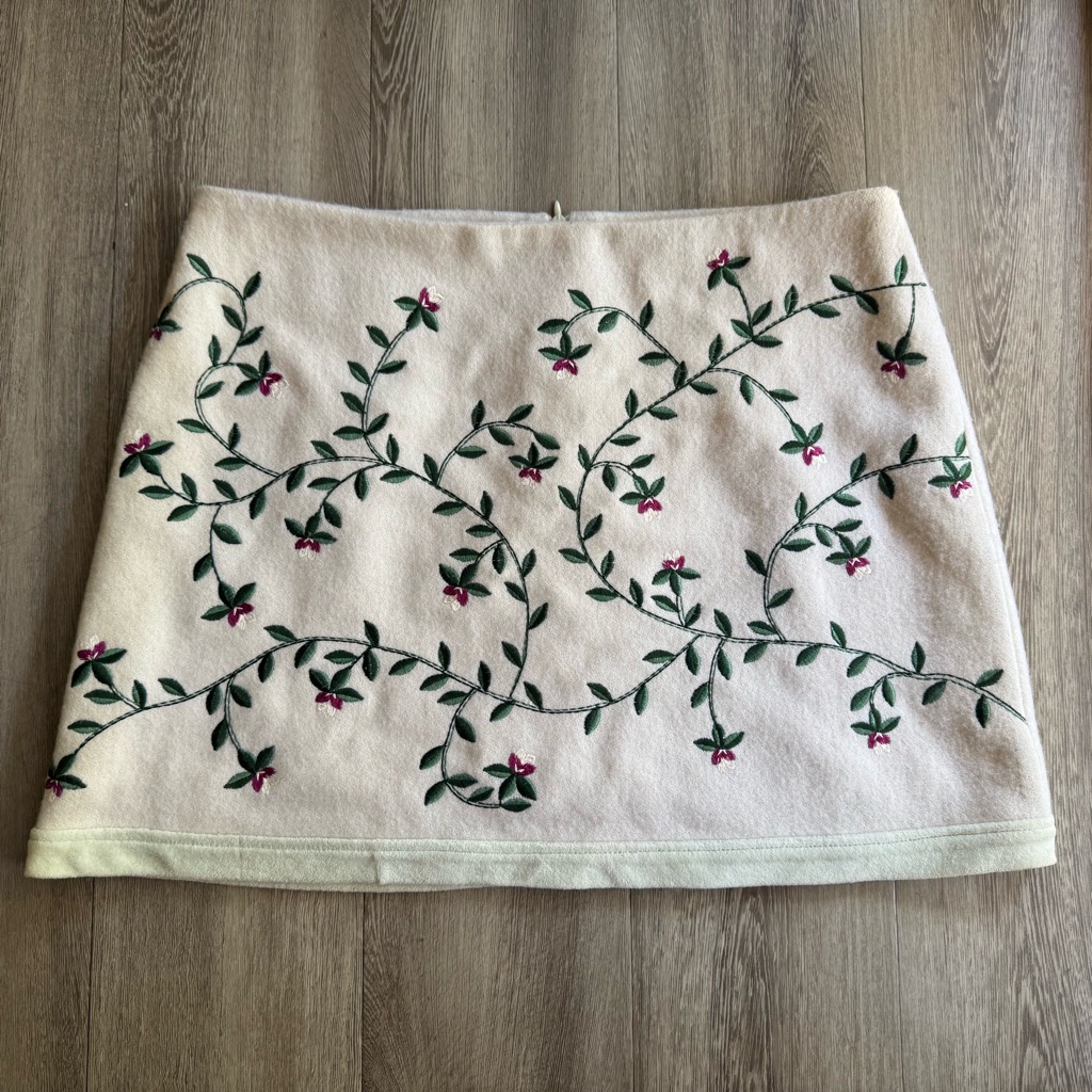 Twinset Milano Embroidered Size Large Cream Floral Skirt 100% Wool